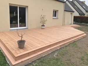 Terrasse en bois Douglas à Pleurtuit — bois Douglas, détail 2
