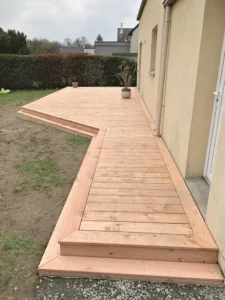 Terrasse en bois Douglas à Pleurtuit — bois Douglas, détail 4