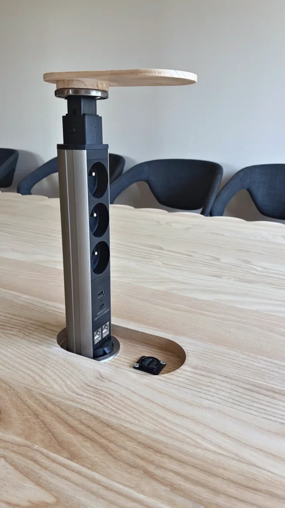 Table de conférence sur mesure à Rennes, Rennes — photo 3
