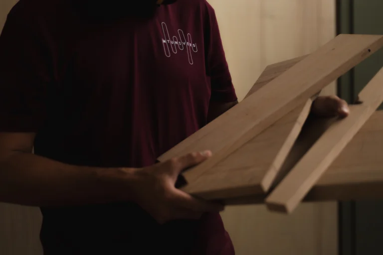 Le bois massif, en main